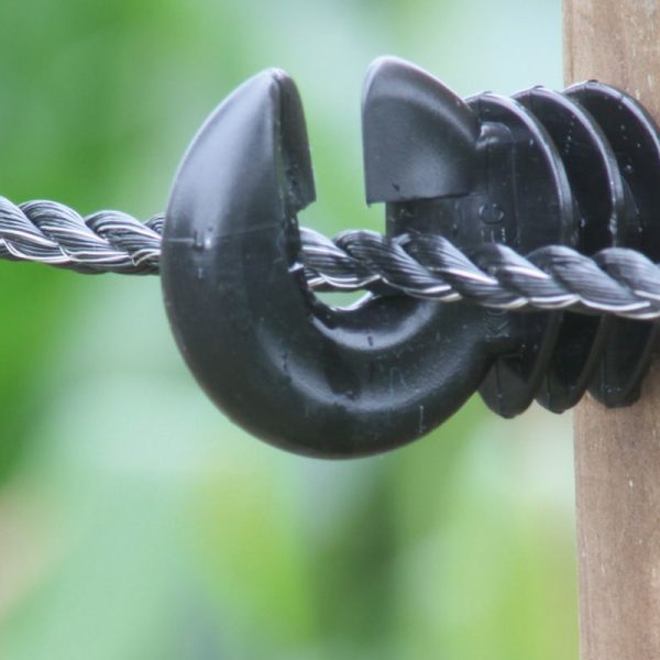 Koltec zwart polyethyleen touw is door zijn sterkte perfect voor paardenafrasteringen.