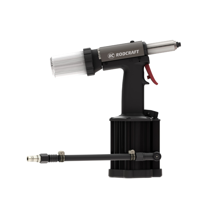 Pistola remachadora neumática Rodcraft RC6738 de alta calidad con una fuerza de 12,6 kN, ideal para remaches de acero y acero inoxidable.