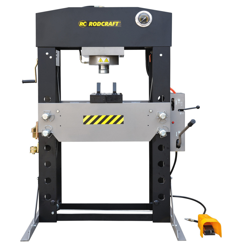 GTIN/EAN: 4028203832224Rodcraft WP100P prensa hidráulica para oficina, força de 100 toneladas, curso de 300 mm, inclui conjunto de pistão e suporte de troca rápida.